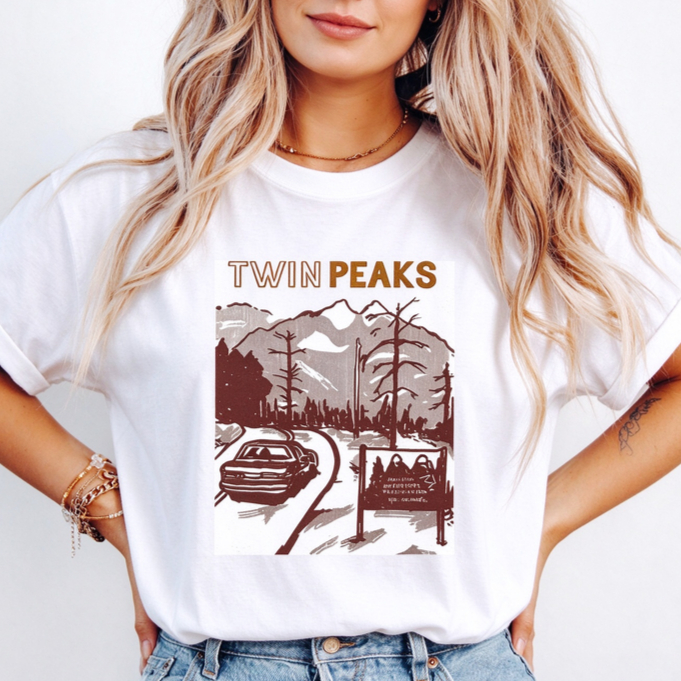 Vintage Fashion Tv - เสื้อยืดลายกราฟิก Twin Peaks Mountain Road ยูนิเซ็กส์