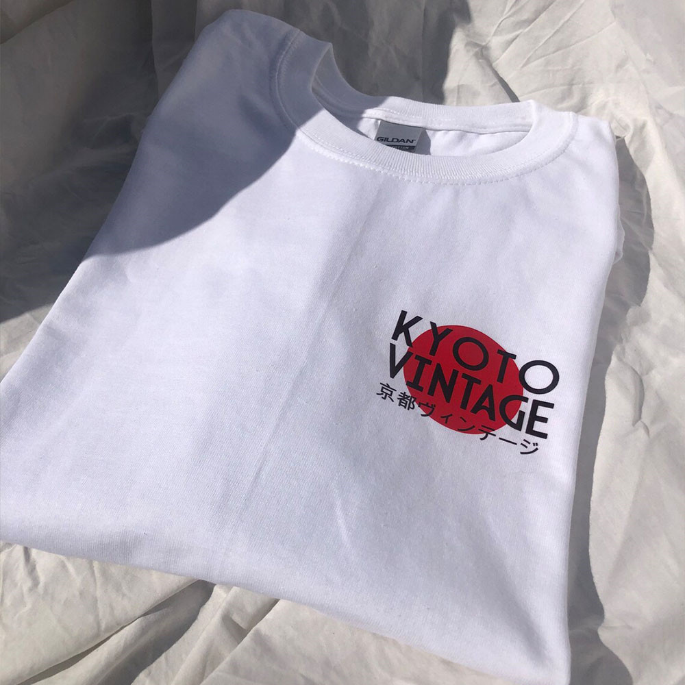 KYOTO เสื้อยืดพิมพ์ลายยูนิเซ็ก - Vintage Fashion Kyoto บทวิจารณ์และราคา